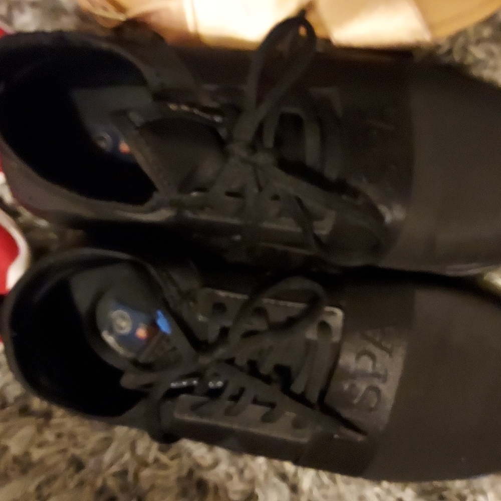 Small shoe bundle. - Picture 2 of 7